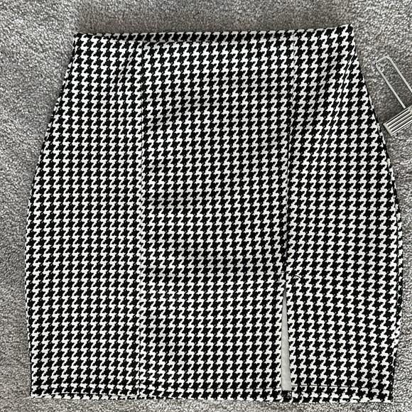 High Rise A Line Houndstooth Skirt Size 4 BooHoo - Picture 4 of 4